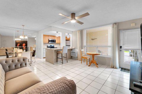 Condo in Fort Lauderdale, Florida, 2 bedrooms  № 2375007 - photo 5
