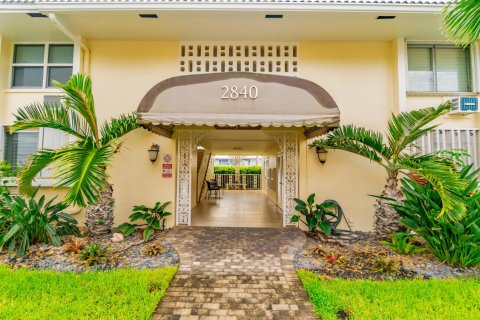 Condo in Fort Lauderdale, Florida, 2 bedrooms  № 2375007