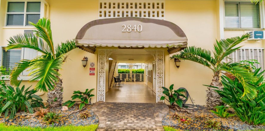 Condo in Fort Lauderdale, Florida, 2 bedrooms  № 2375007