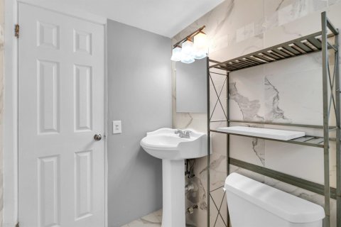 Condo in Fort Lauderdale, Florida, 2 bedrooms  № 2375007 - photo 21