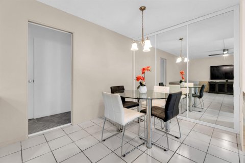 Condo in Fort Lauderdale, Florida, 2 bedrooms  № 2375007 - photo 15