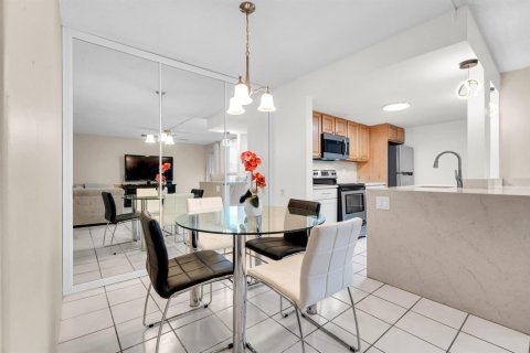Condo in Fort Lauderdale, Florida, 2 bedrooms  № 2375007 - photo 14