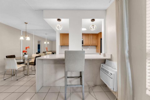 Condo in Fort Lauderdale, Florida, 2 bedrooms  № 2375007 - photo 16