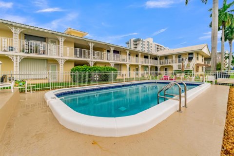 Condo in Fort Lauderdale, Florida, 2 bedrooms  № 2375007 - photo 4