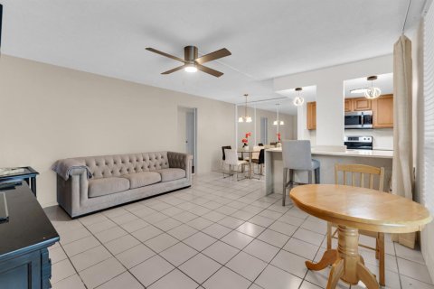 Condo in Fort Lauderdale, Florida, 2 bedrooms  № 2375007 - photo 12