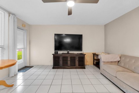 Condo in Fort Lauderdale, Florida, 2 bedrooms  № 2375007 - photo 26
