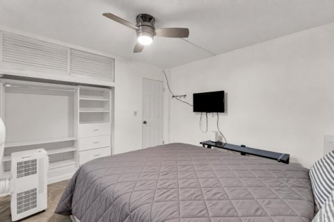 Condo in Fort Lauderdale, Florida, 2 bedrooms  № 2375007 - photo 22