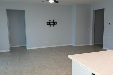 Casa en alquiler en Minneola, Florida, 4 dormitorios, 195.37 m2 № 1894883 - foto 11
