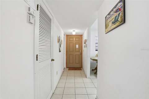 Купить кондоминиум в Пунта-Горда, Флорида 5 комнат, 107.12м2, № 2205574 - фото 4