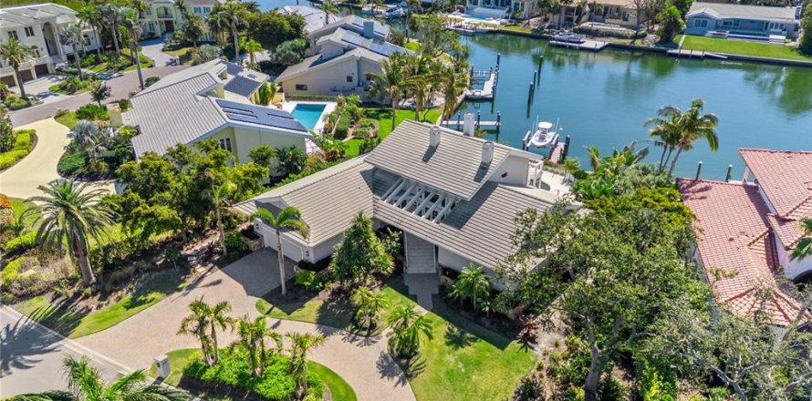 House in Longboat Key, Florida 4 bedrooms, 355.63 sq.m. № 1572930