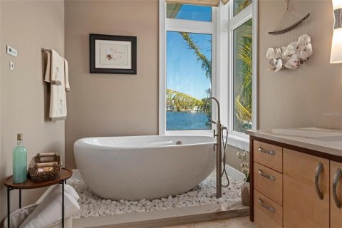Villa ou maison à vendre à Anna Maria, Floride: 4 chambres, 345.78 m2 № 2396529 - photo 11