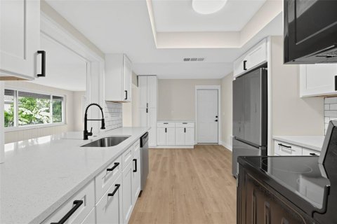 Villa ou maison à vendre à Pinellas Park, Floride: 2 chambres, 147.44 m2 № 2410190 - photo 7