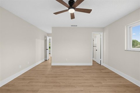 Villa ou maison à vendre à Pinellas Park, Floride: 2 chambres, 147.44 m2 № 2410190 - photo 18