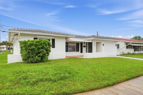 Villa ou maison à vendre à Pinellas Park, Floride: 2 chambres, 147.44 m2 № 2410190 - photo 4