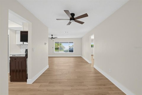 Villa ou maison à vendre à Pinellas Park, Floride: 2 chambres, 147.44 m2 № 2410190 - photo 14