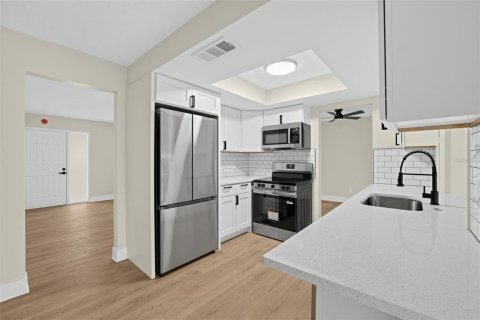 Villa ou maison à vendre à Pinellas Park, Floride: 2 chambres, 147.44 m2 № 2410190 - photo 6