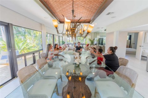 Villa ou maison à louer à Wilton Manors, Floride: 5 chambres, 335.47 m2 № 1943012 - photo 11