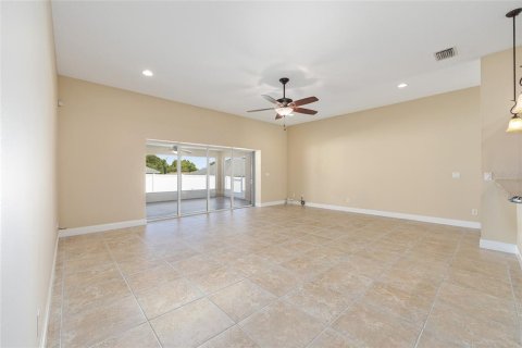 House in Ocala, Florida 4 bedrooms, 222.32 sq.m. № 2149660 - photo 18
