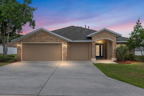 House in Ocala, Florida 4 bedrooms, 222.32 sq.m. № 2149660