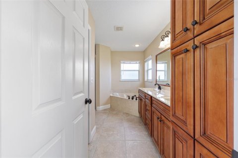 House in Ocala, Florida 4 bedrooms, 222.32 sq.m. № 2149660 - photo 26