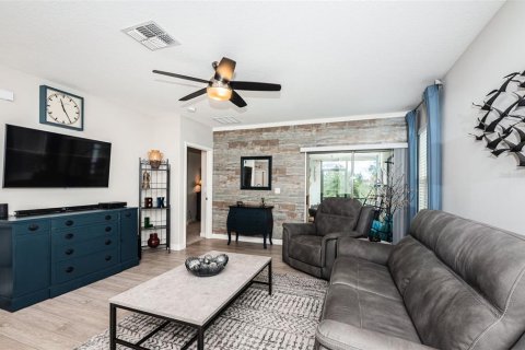 House in Wimauma, Florida 2 bedrooms, 151.99 sq.m. № 1529927 - photo 10