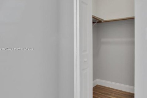 House in North Lauderdale, Florida 3 bedrooms, 106.37 sq.m. № 1969750 - photo 17