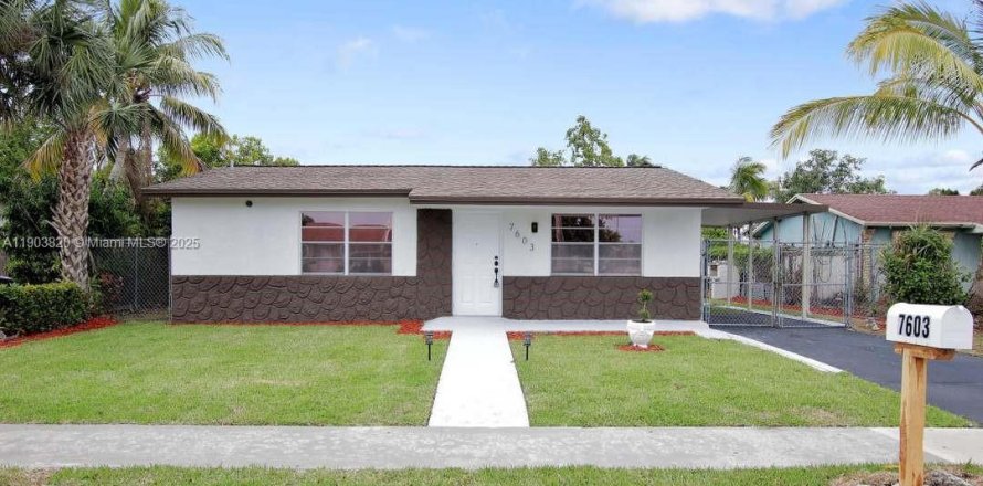 House in North Lauderdale, Florida 3 bedrooms, 106.37 sq.m. № 1969750