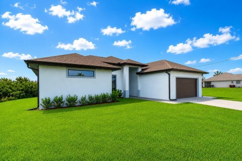Villa ou maison à Cape Coral, Floride 3 chambres, 175.31 m2 № 2265592