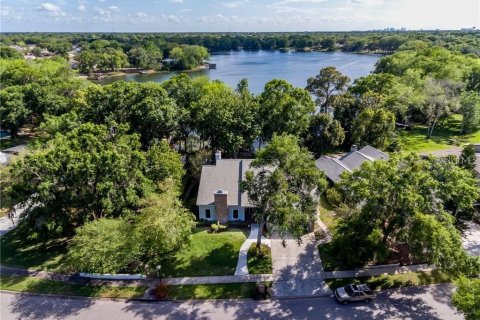 House in Winter Park, Florida 4 bedrooms, 289.95 sq.m. № 1519323 - photo 10