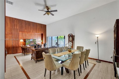 Casa en venta en Hallandale Beach, Florida, 3 dormitorios, 150.87 m2 № 1989352 - foto 23