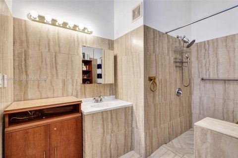 Casa en venta en Hallandale Beach, Florida, 3 dormitorios, 150.87 m2 № 1989352 - foto 10