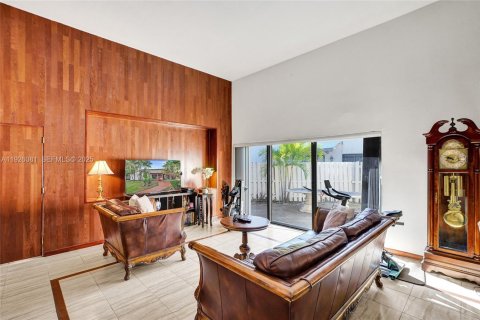 Casa en venta en Hallandale Beach, Florida, 3 dormitorios, 150.87 m2 № 1989352 - foto 21