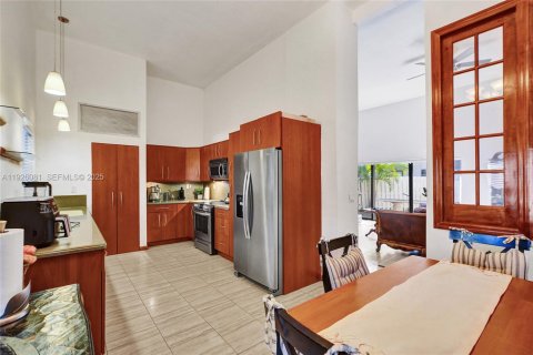 Casa en venta en Hallandale Beach, Florida, 3 dormitorios, 150.87 m2 № 1989352 - foto 18