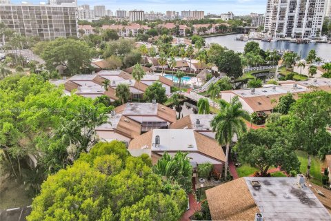 Casa en venta en Hallandale Beach, Florida, 3 dormitorios, 150.87 m2 № 1989352 - foto 5