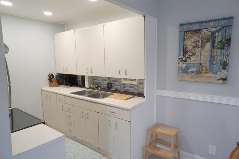 Condo in Deerfield Beach, Florida, 1 bedroom  № 2253581 - photo 10