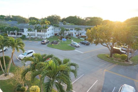 Condo in Deerfield Beach, Florida, 1 bedroom  № 2253581 - photo 28