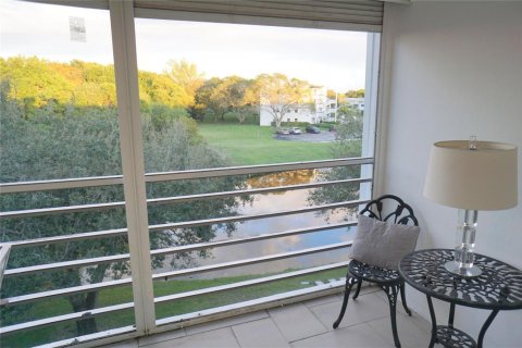 Condo in Deerfield Beach, Florida, 1 bedroom  № 2253581 - photo 24