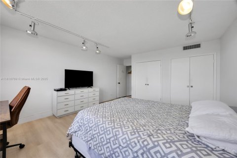 Купить кондоминиум в Майами, Флорида 1 комната, 215.53м2, № 2034891 - фото 27