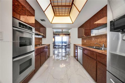 Купить кондоминиум в Майами, Флорида 1 комната, 215.53м2, № 2034891 - фото 13