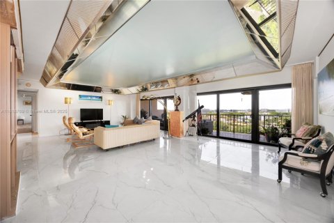 Купить кондоминиум в Майами, Флорида 1 комната, 215.53м2, № 2034891 - фото 4