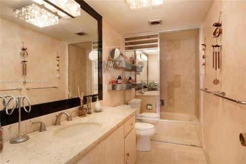 Купить кондоминиум в Майами, Флорида 1 комната, 215.53м2, № 2034891 - фото 28