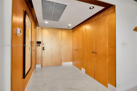 Купить кондоминиум в Майами, Флорида 1 комната, 215.53м2, № 2034891 - фото 29