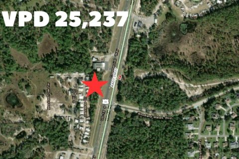 Propiedad comercial en venta en Weeki Wachee, Florida № 212857 - foto 3