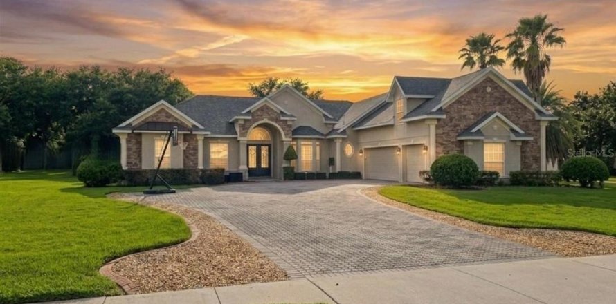 House in DeBary, Florida 5 bedrooms, 318.47 sq.m. № 2096279