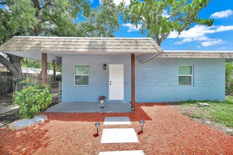 Дом в Форт-Лодердейл, Флорида 3 спальни, 120.77м2 № 1987465