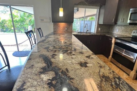 Villa ou maison à louer à Miami, Floride: 4 chambres, 169.18 m2 № 1839356 - photo 17