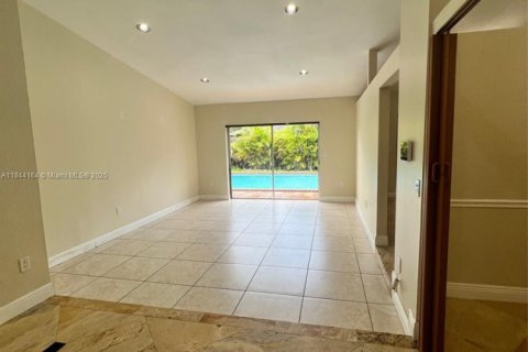 Villa ou maison à louer à Miami, Floride: 4 chambres, 169.18 m2 № 1839356 - photo 4