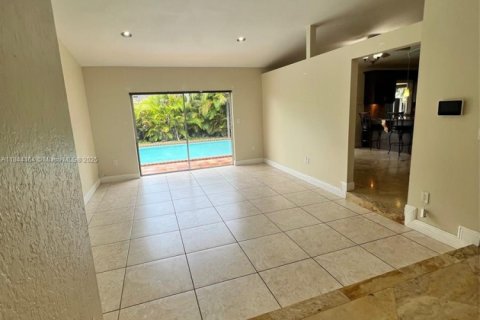 Villa ou maison à louer à Miami, Floride: 4 chambres, 169.18 m2 № 1839356 - photo 5