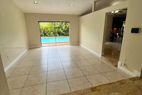 Villa ou maison à louer à Miami, Floride: 4 chambres, 169.18 m2 № 1839356 - photo 11