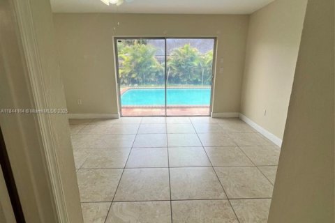 Villa ou maison à louer à Miami, Floride: 4 chambres, 169.18 m2 № 1839356 - photo 24